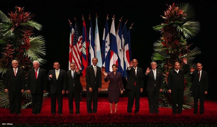 Daniel y Rosario en Cumbre del SICA con Obama
