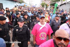 Multitudinaria procesión marca el retorno de Santo Domingo de Guzmán a Las Sierritas