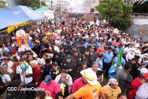 Multitudinaria procesión marca el retorno de Santo Domingo de Guzmán a Las Sierritas