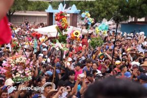 Multitudinaria procesión marca el retorno de Santo Domingo de Guzmán a Las Sierritas