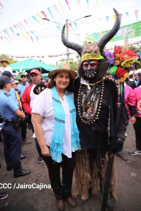 Multitudinaria procesión marca el retorno de Santo Domingo de Guzmán a Las Sierritas