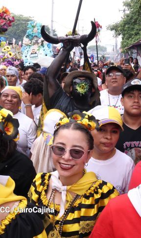 Multitudinaria procesión marca el retorno de Santo Domingo de Guzmán a Las Sierritas