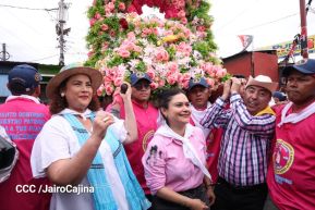 Multitudinaria procesión marca el retorno de Santo Domingo de Guzmán a Las Sierritas