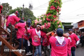 Multitudinaria procesión marca el retorno de Santo Domingo de Guzmán a Las Sierritas