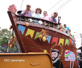 Multitudinaria procesión marca el retorno de Santo Domingo de Guzmán a Las Sierritas