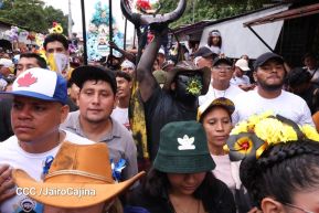 Multitudinaria procesión marca el retorno de Santo Domingo de Guzmán a Las Sierritas