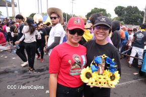 Multitudinaria procesión marca el retorno de Santo Domingo de Guzmán a Las Sierritas