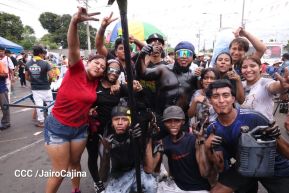Multitudinaria procesión marca el retorno de Santo Domingo de Guzmán a Las Sierritas