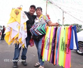 Multitudinaria procesión marca el retorno de Santo Domingo de Guzmán a Las Sierritas