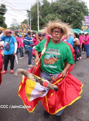 Multitudinaria procesión marca el retorno de Santo Domingo de Guzmán a Las Sierritas