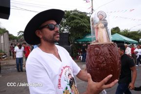 Multitudinaria procesión marca el retorno de Santo Domingo de Guzmán a Las Sierritas