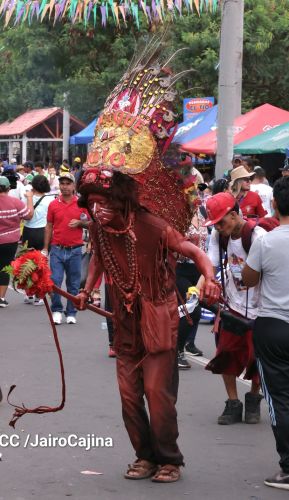 Multitudinaria procesión marca el retorno de Santo Domingo de Guzmán a Las Sierritas