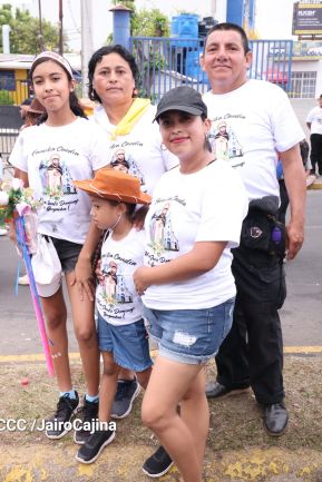 Multitudinaria procesión marca el retorno de Santo Domingo de Guzmán a Las Sierritas