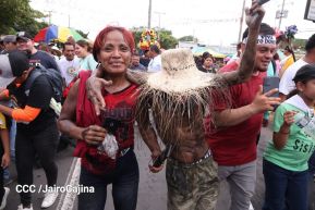 Multitudinaria procesión marca el retorno de Santo Domingo de Guzmán a Las Sierritas