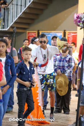 Multitudinaria procesión marca el retorno de Santo Domingo de Guzmán a Las Sierritas
