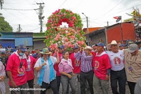 Multitudinaria procesión marca el retorno de Santo Domingo de Guzmán a Las Sierritas