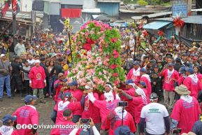 Multitudinaria procesión marca el retorno de Santo Domingo de Guzmán a Las Sierritas