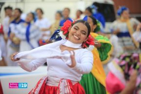 Gran Baile del Huipil en la Plaza Soberanía en Managua