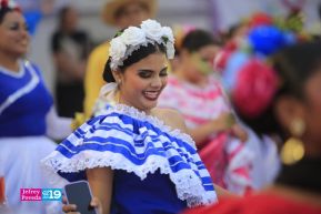 Gran Baile del Huipil en la Plaza Soberanía en Managua