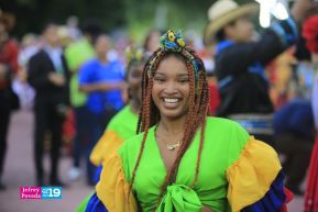 Gran Baile del Huipil en la Plaza Soberanía en Managua