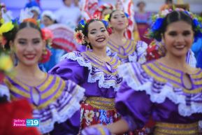 Gran Baile del Huipil en la Plaza Soberanía en Managua