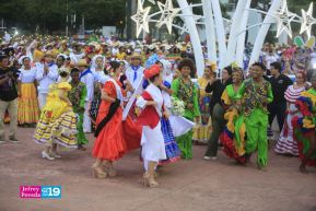 Gran Baile del Huipil en la Plaza Soberanía en Managua