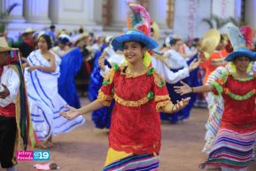 Gran Baile del Huipil en la Plaza Soberanía en Managua