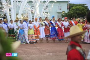 Gran Baile del Huipil en la Plaza Soberanía en Managua