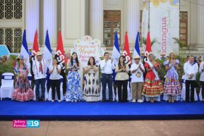 Gran Baile del Huipil en la Plaza Soberanía en Managua