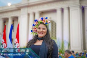 Gran Baile del Huipil en la Plaza Soberanía en Managua