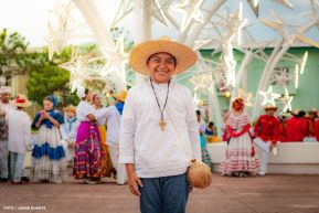 Gran Baile del Huipil en la Plaza Soberanía en Managua