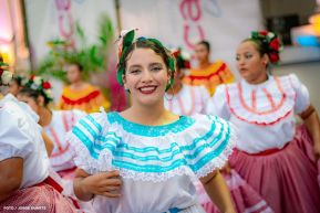 Gran Baile del Huipil en la Plaza Soberanía en Managua