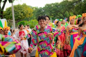 Gran Baile del Huipil en la Plaza Soberanía en Managua