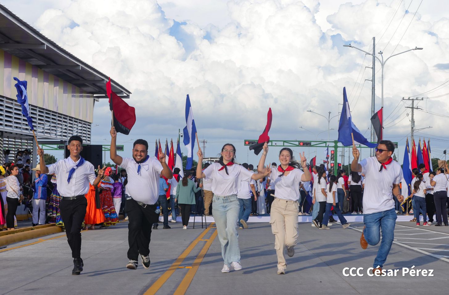 Gobierno de Rosario y Daniel entregan a las familias Primer Tramo de la Pista Héroes de La Insurrección