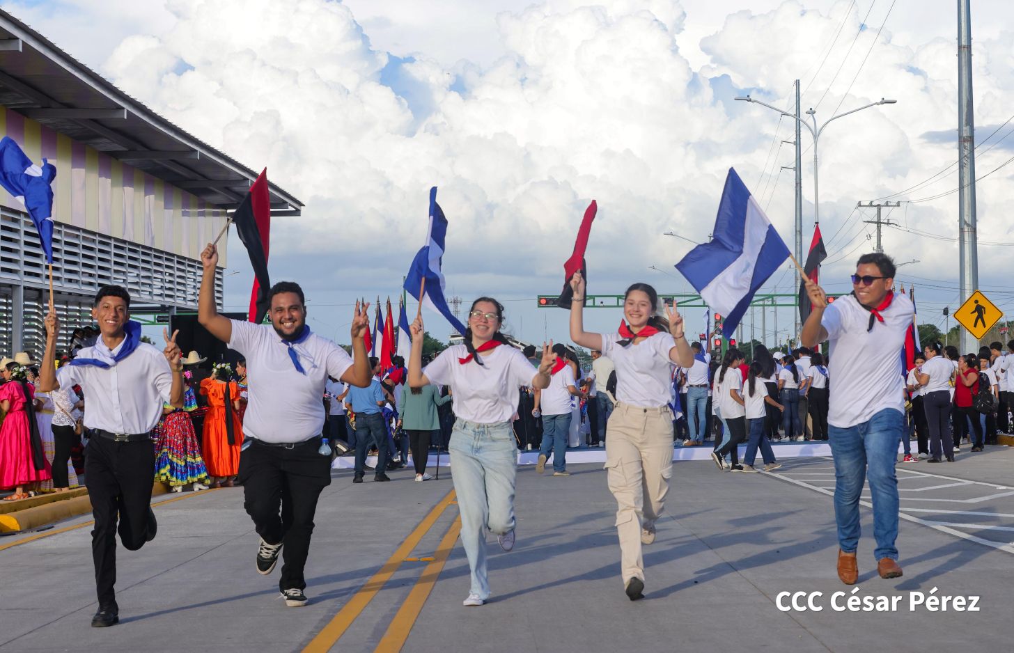 Gobierno de Rosario y Daniel entregan a las familias Primer Tramo de la Pista Héroes de La Insurrección