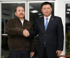 Daniel y Rosario se reúnen con presidente de HKND, señor Wang Jing