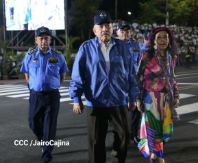 Desfile Policial “Unidad, Fuerza y Victorias” en la Avenida de Bolívar a Chávez