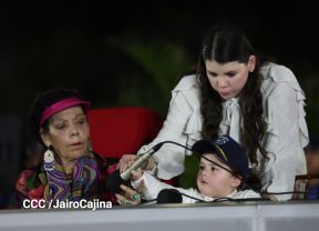 Desfile Policial “Unidad, Fuerza y Victorias” en la Avenida de Bolívar a Chávez