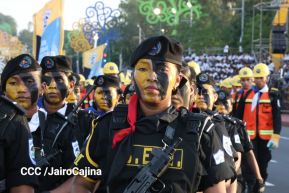 Desfile Policial “Unidad, Fuerza y Victorias” en la Avenida de Bolívar a Chávez