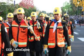 Desfile Policial “Unidad, Fuerza y Victorias” en la Avenida de Bolívar a Chávez