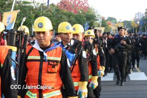 Desfile Policial “Unidad, Fuerza y Victorias” en la Avenida de Bolívar a Chávez
