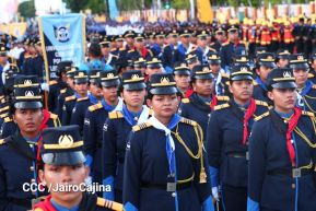 Desfile Policial “Unidad, Fuerza y Victorias” en la Avenida de Bolívar a Chávez
