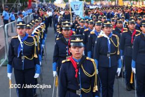 Desfile Policial “Unidad, Fuerza y Victorias” en la Avenida de Bolívar a Chávez