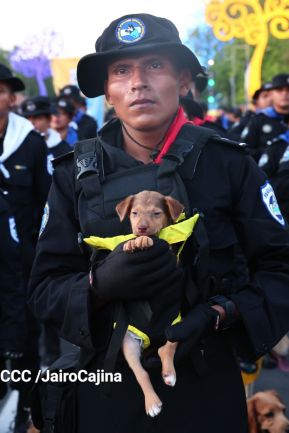 Desfile Policial “Unidad, Fuerza y Victorias” en la Avenida de Bolívar a Chávez