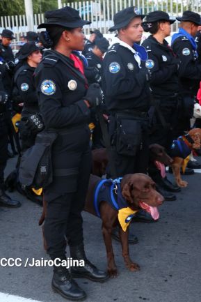 Desfile Policial “Unidad, Fuerza y Victorias” en la Avenida de Bolívar a Chávez