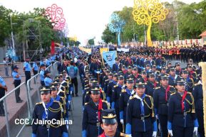 Desfile Policial “Unidad, Fuerza y Victorias” en la Avenida de Bolívar a Chávez