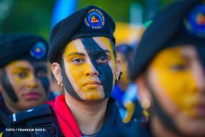Desfile Policial “Unidad, Fuerza y Victorias” en la Avenida de Bolívar a Chávez
