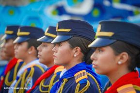 Desfile Policial “Unidad, Fuerza y Victorias” en la Avenida de Bolívar a Chávez