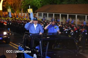 Desfile Policial “Unidad, Fuerza y Victorias” en la Avenida de Bolívar a Chávez