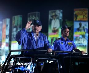 Desfile Policial “Unidad, Fuerza y Victorias” en la Avenida de Bolívar a Chávez